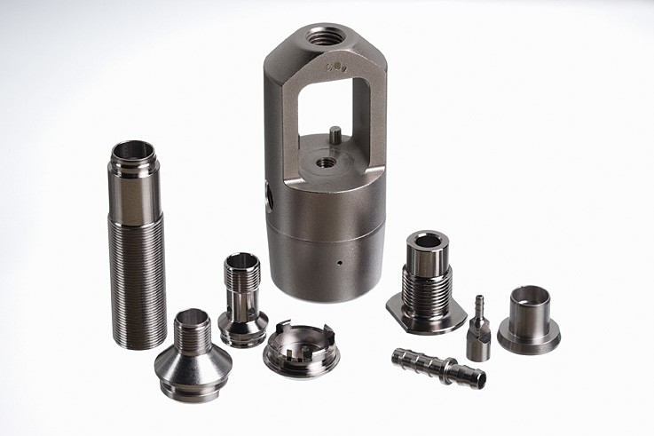 Metallbauteile mit Zinn-/Nickelbeschichtung.